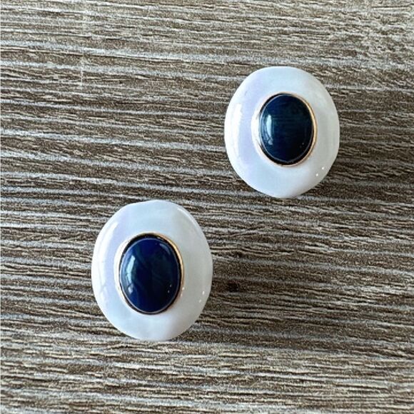Vintage style earrings A405 - Picture 1 of 3